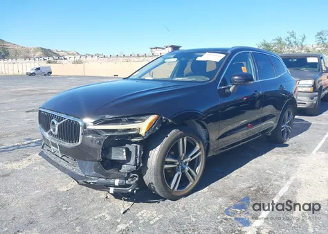 2021 Volvo Xc60 T5 Momentum z USA, uszkodzony, nr VIN YV4102RK3M1851470